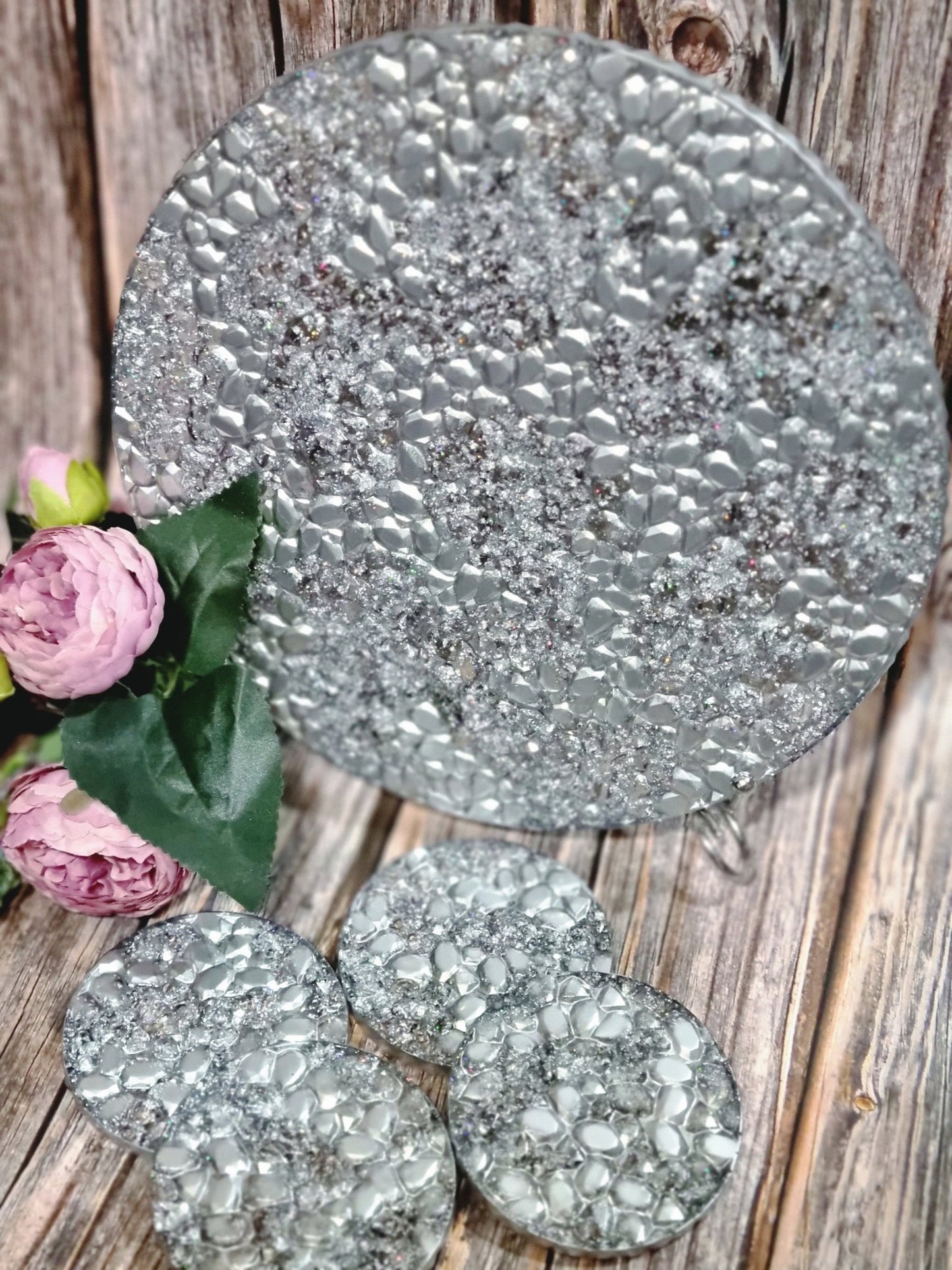 Silver gemstone bottom decorative tray with 4 matching coasters