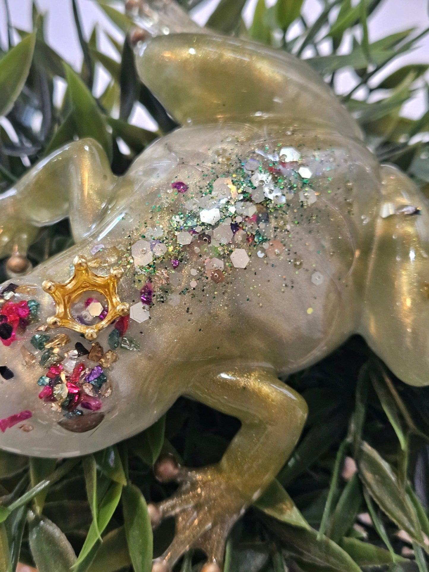 Resin 'Light up" Frog in Gold, Green and Pearl with lights and glow-in-the-dark glitter