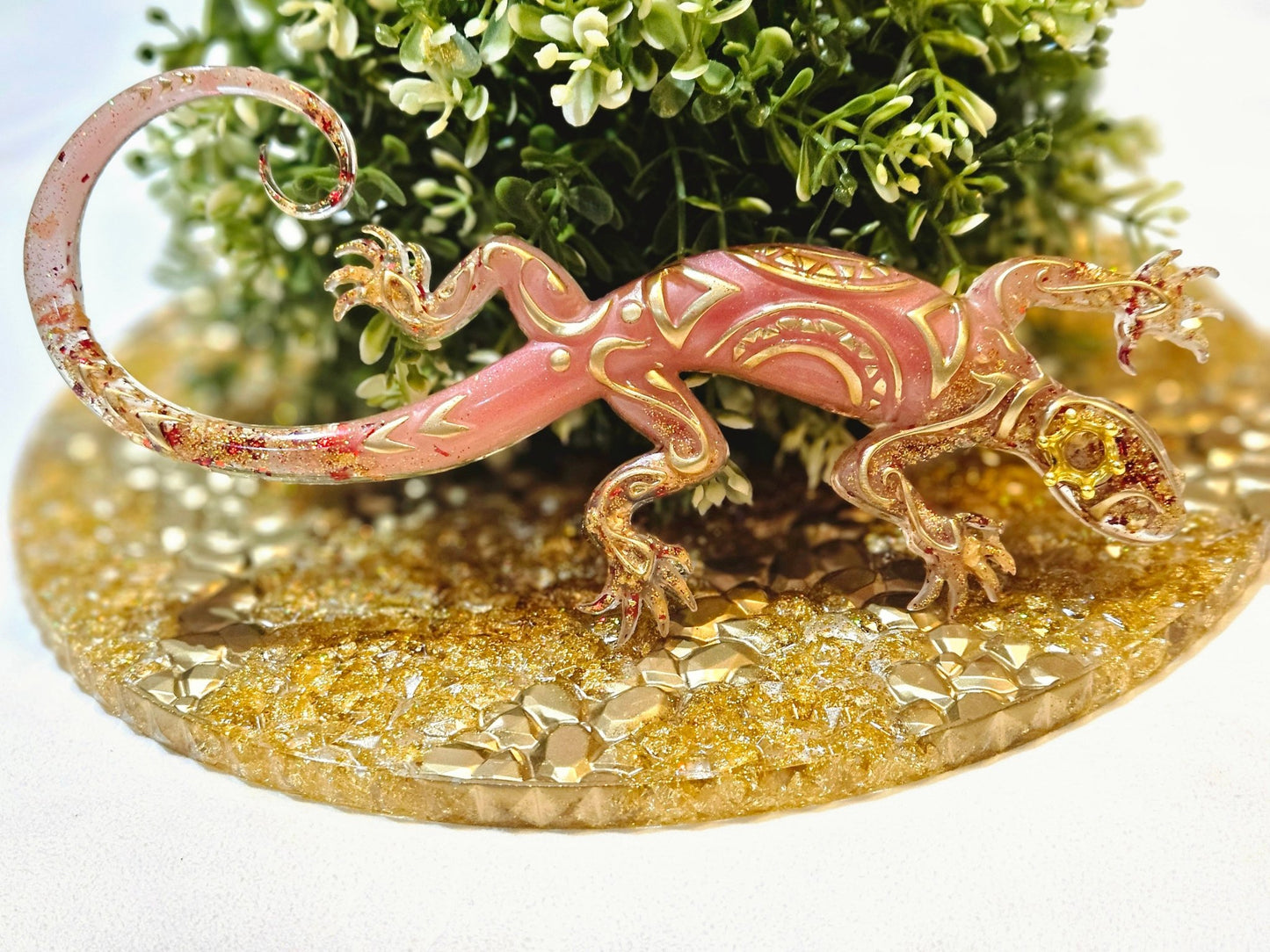 Resin Tribal Gecko in Pink and Glitter