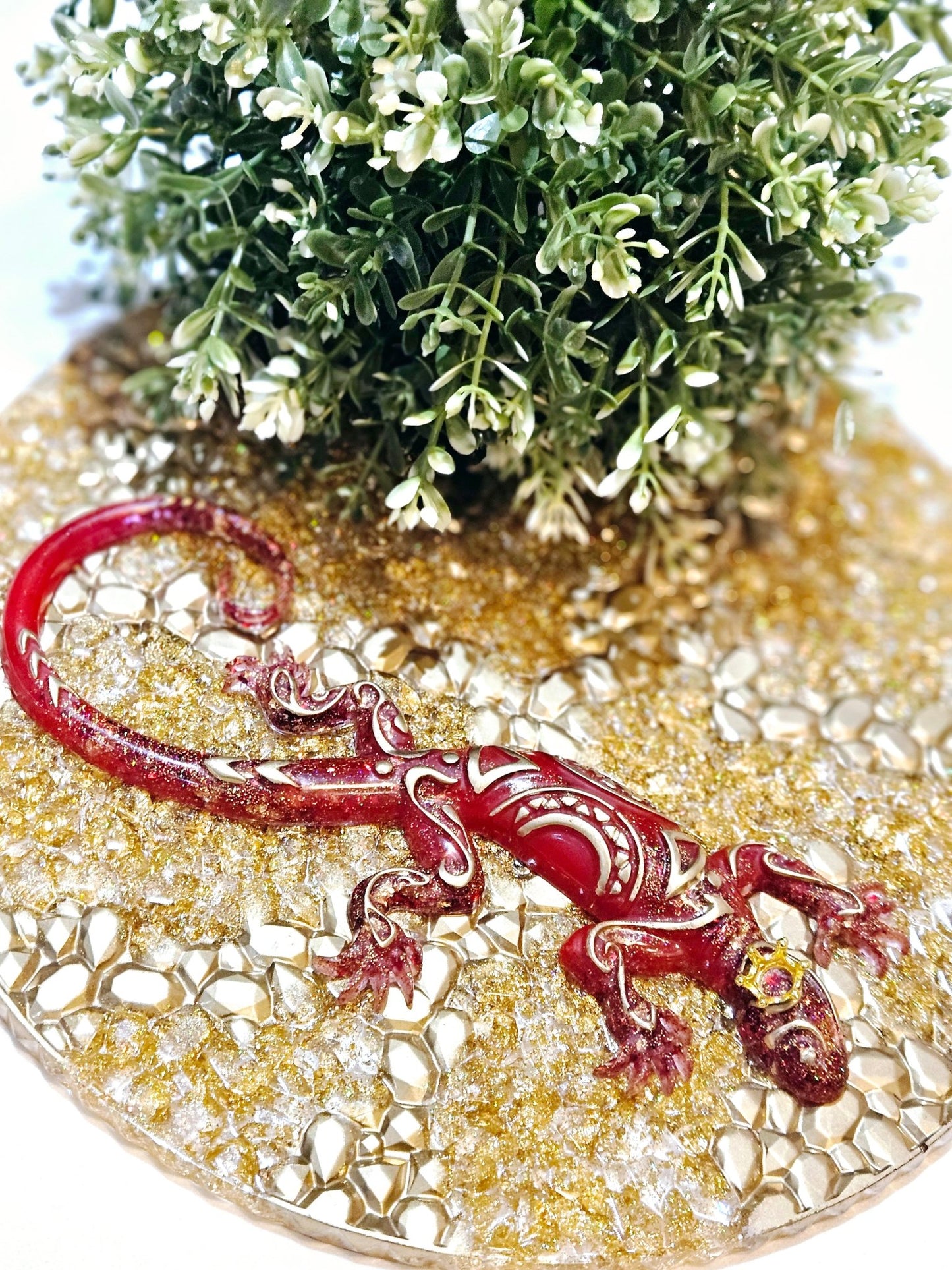 Resin Tribal Gecko in Deep red and Glitter